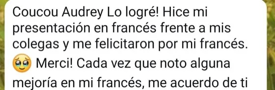 Mensaje WhatsApp: presentación en francés frente a sus colegas, felicitada por su francés